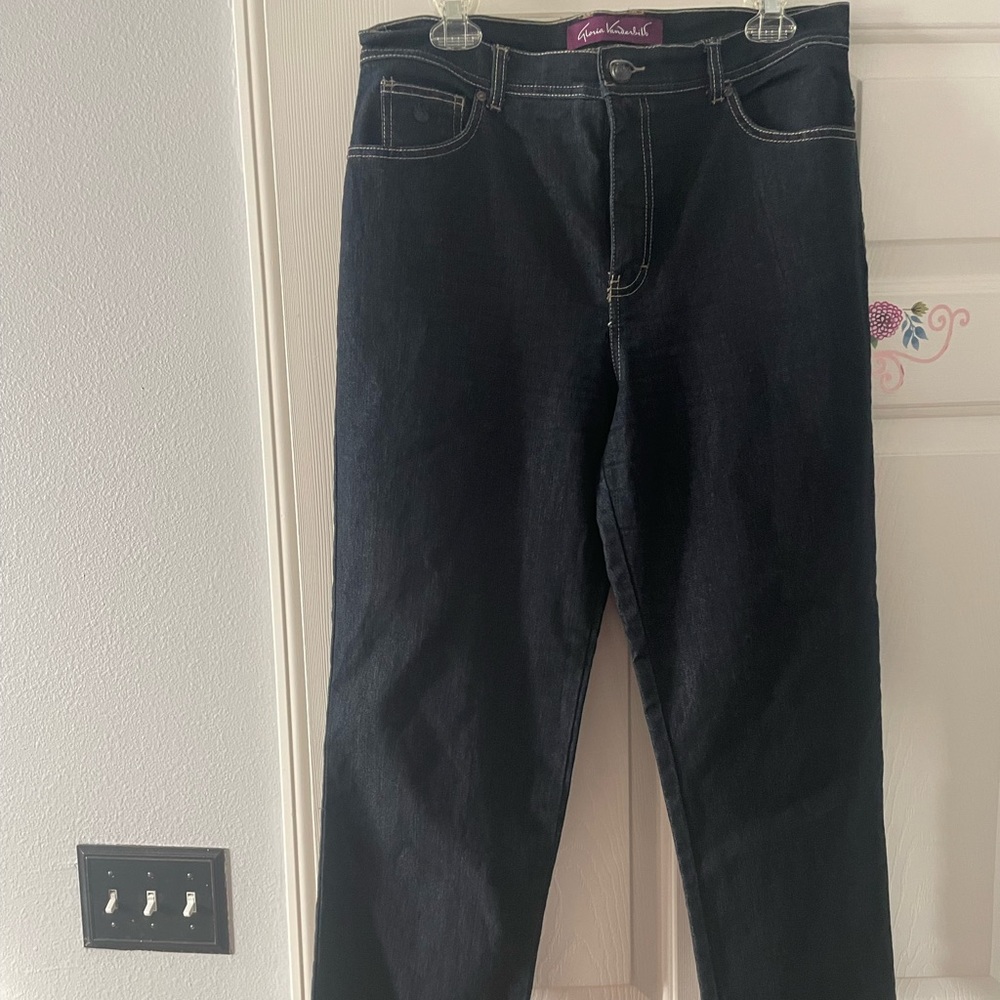 Gloria Vanderbilt Womens Denim Jeans Size 12 Color Blue Straight Leg Classic Fit